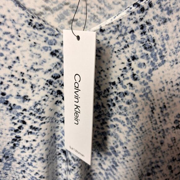 CALVIN KLEIN WOMEN PLUS SIZE 3X BLUE SNAKESKIN PRINT SHORT SLEEVE BLOUSE NWT - Picture 3 of 8